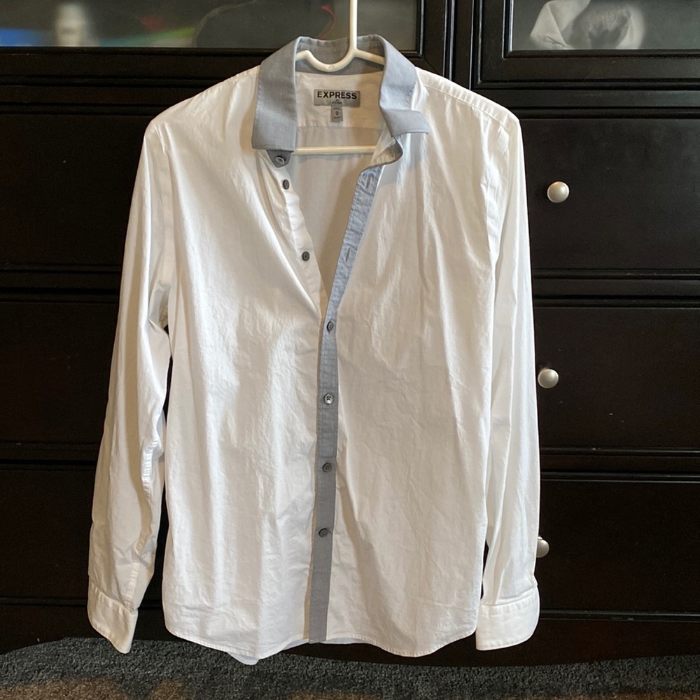 🕺🏻🕺🏻🕺🏻Like new mens dress shirt 👔